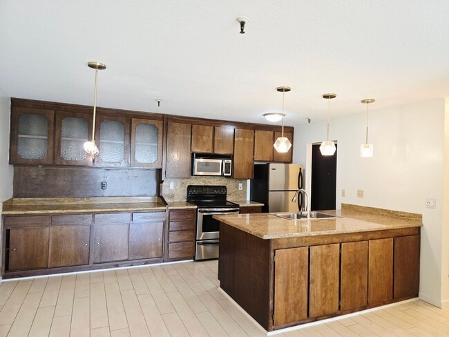 1830 Lakeshore Ave in Oakland, CA - Building Photo - Building Photo