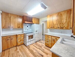 1017 E Sharp Ave in Spokane, WA - Building Photo - Building Photo