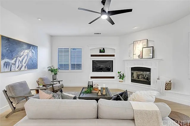 24942 Greensbrier Dr in Stevenson Ranch, CA - Building Photo - Building Photo