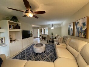 13095 Belhaven Ct-Unit -9 in Wellington, FL - Building Photo - Building Photo