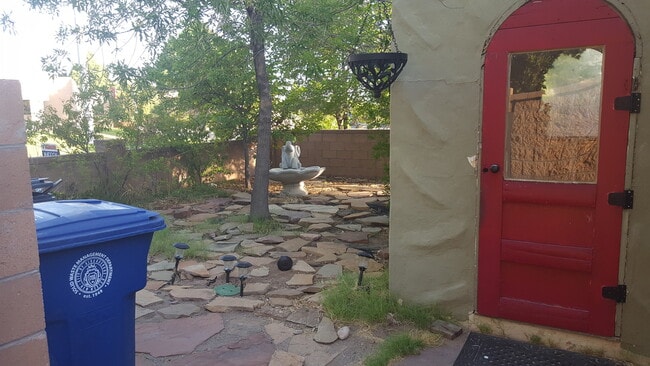 138 Girard Blvd NE in Albuquerque, NM - Building Photo - Building Photo