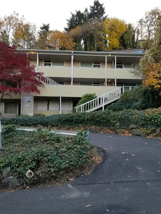 1530 SW Harrison St in Portland, OR - Building Photo