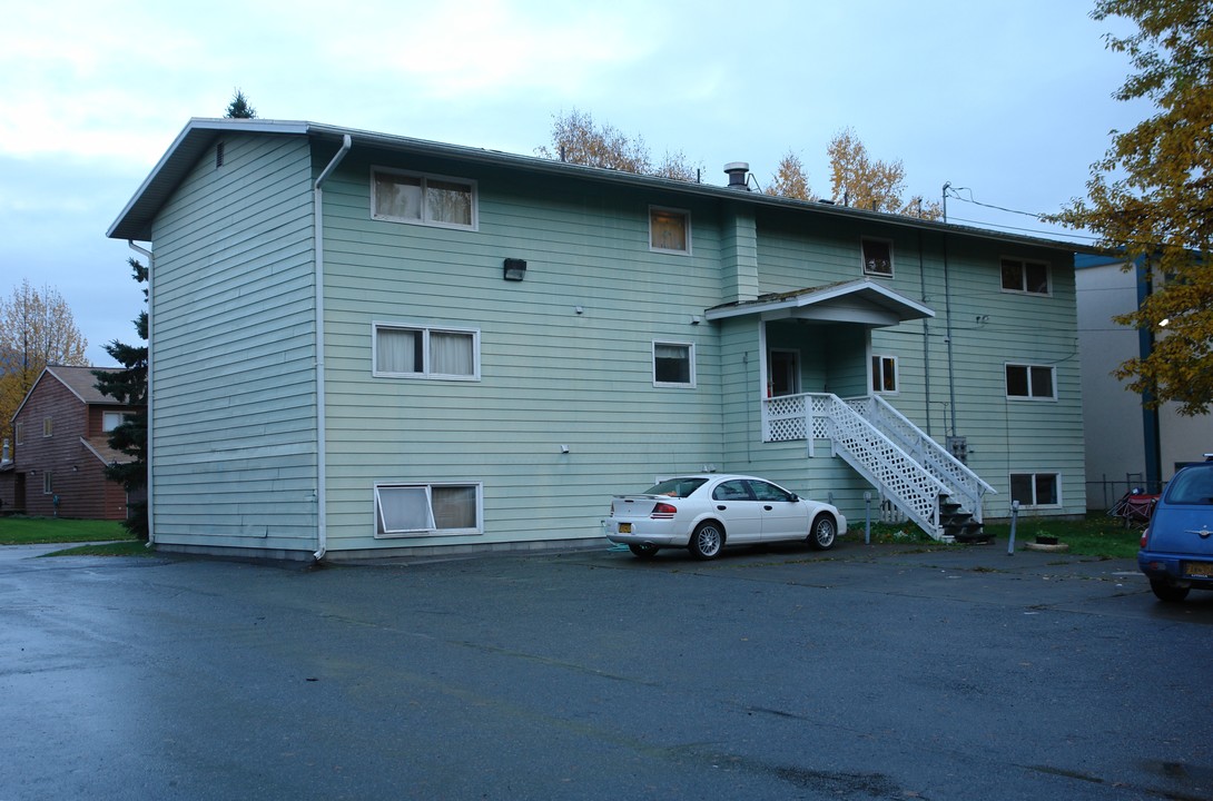 1800-1820 Beaver Pl in Anchorage, AK - Foto de edificio