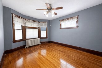 1267 Hewitt Ave in St. Paul, MN - Foto de edificio - Building Photo