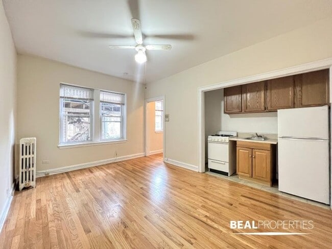 property at 2827 N Burling St