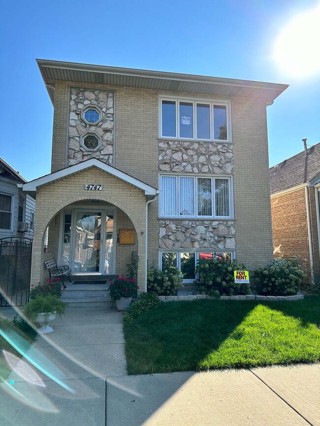 4747 S Kildare Ave, Unit Basement