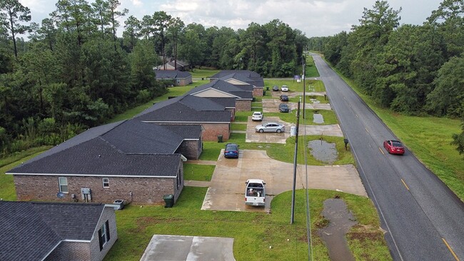 1038 Old Quincy Rd in Bainbridge, GA - Building Photo - Building Photo