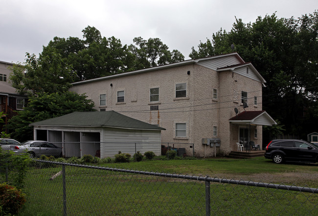 Cornwall Apartments in Charlotte, NC - Building Photo - Building Photo