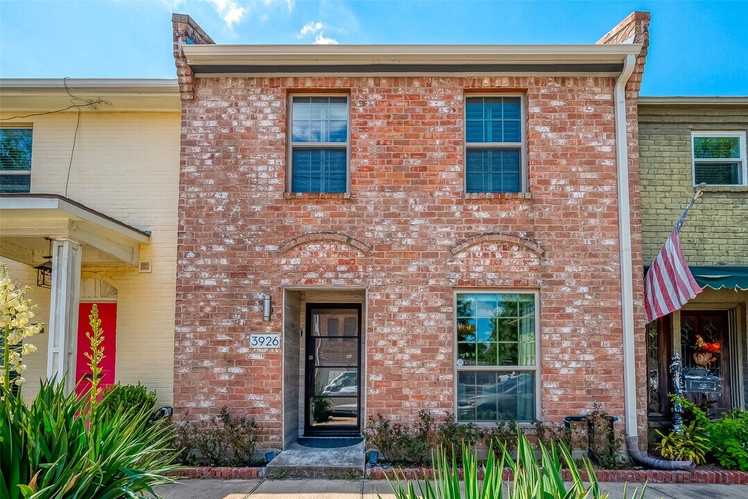 3926 Roseland St in Houston, TX - Foto de edificio