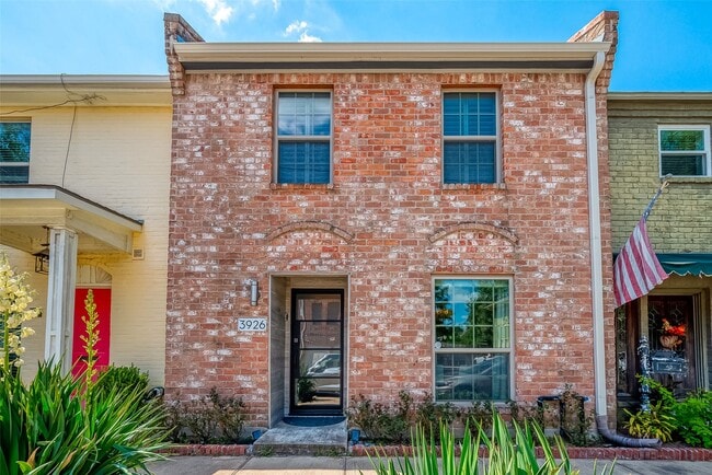 property at 3926 Roseland St