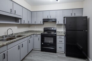 Carbondale Luxury Living (Park Towne) in Carbondale, IL - Building Photo