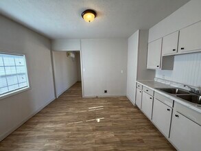 335 Texas Ave in Slaton, TX - Building Photo - Building Photo