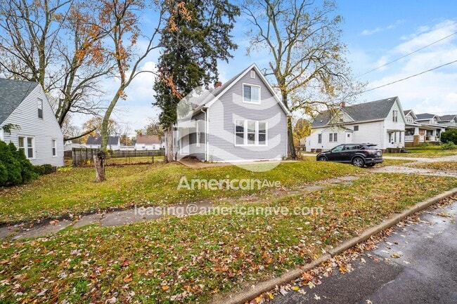 1120 W McClure Ave in Peoria, IL - Building Photo - Building Photo