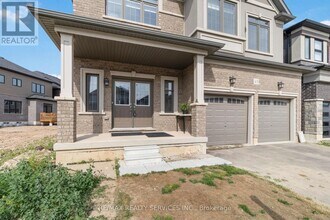 49 Dennis Ave in Brantford, ON - Building Photo - Building Photo