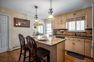 5075 S Wander Ln in Holladay, UT - Building Photo - Building Photo