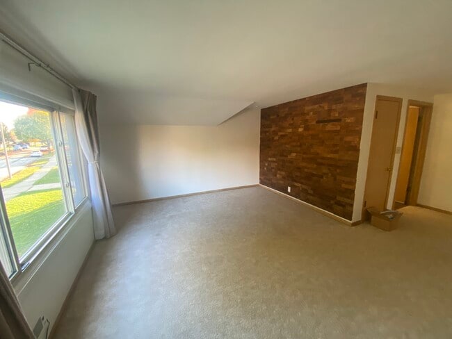 3353 S 71st St in Milwaukee, WI - Foto de edificio - Building Photo