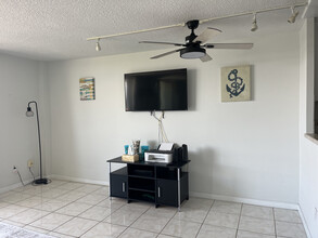 2020 N Atlantic Ave in Cocoa Beach, FL - Building Photo - Building Photo