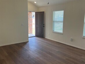 302 Aaran Way in Yukon, OK - Building Photo - Building Photo