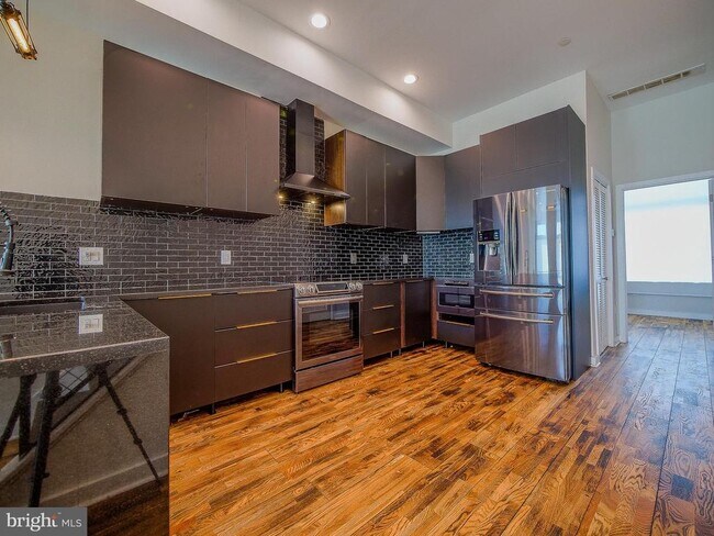 1532 N 4th St-Unit -UNIT R2 in Philadelphia, PA - Building Photo - Building Photo
