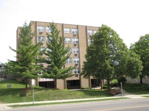 Parkview Apartments in Beloit, WI - Building Photo - Building Photo