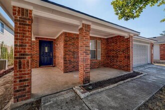 17901 Violet Ln in Elgin, TX - Building Photo - Building Photo