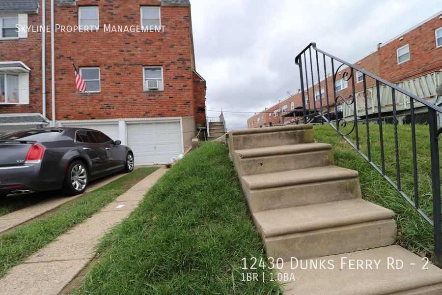 12430 Dunks Ferry Rd in Philadelphia, PA - Building Photo