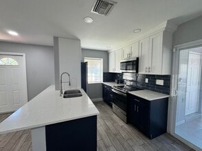 919 Laurel Dr in West Palm Beach, FL - Building Photo - Building Photo