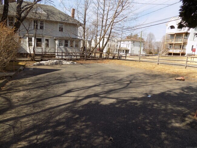 175 Goodwin St in Bristol, CT - Building Photo - Building Photo