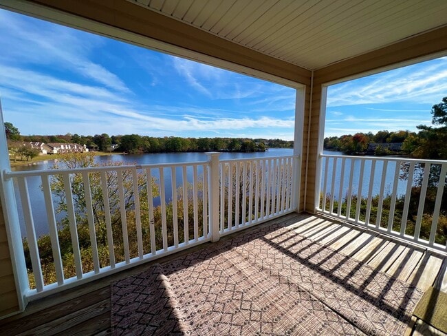 3330 Harbour Pointe Pl