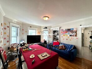 92 Powder House Blvd, Unit 1 in Somerville, MA - Building Photo - Building Photo