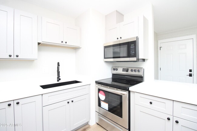 802 S 11th Ave in Phoenix, AZ - Building Photo - Building Photo