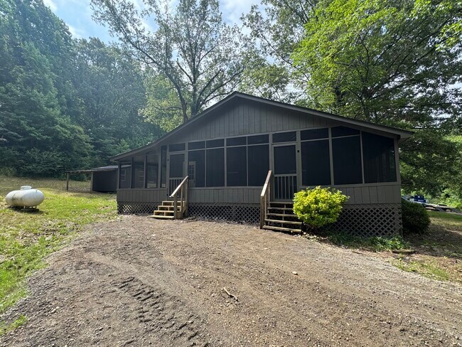 property at 2890 Kelly Rd