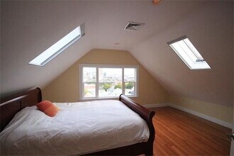 176 Hillside St in Boston, MA - Foto de edificio - Building Photo