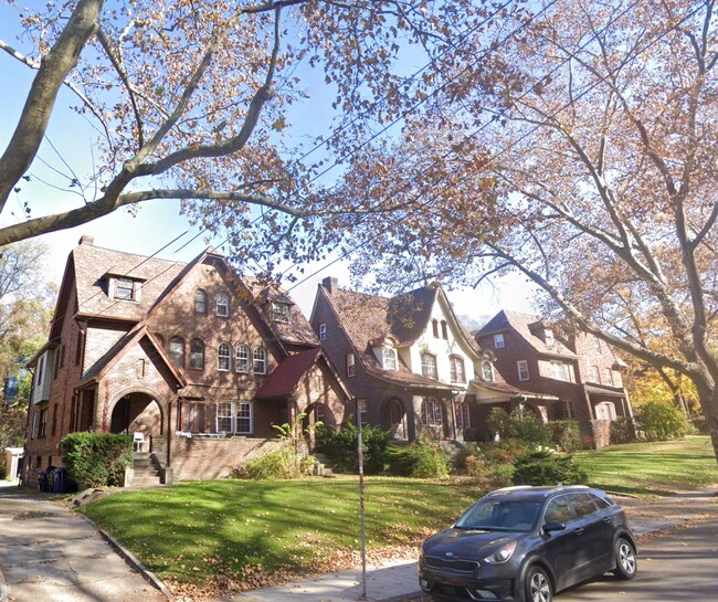 property at 5285 Forbes Ave