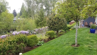 1033 Chelan Ave NE in Renton, WA - Building Photo - Building Photo