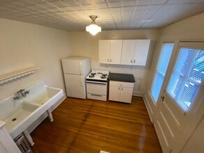 73 Prospect St, Unit 6 in Northampton, MA - Building Photo - Building Photo