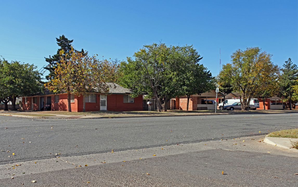 1901-1907 66th St in Lubbock, TX - Foto de edificio