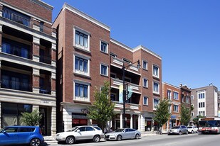 1442 W Fullerton Ave in Chicago, IL - Building Photo