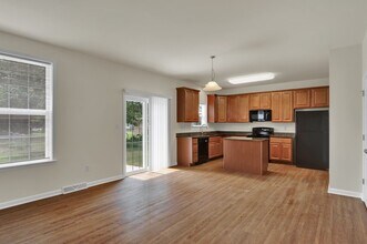 137 Revolutionary Blvd in Dover, DE - Building Photo - Building Photo