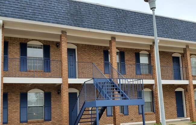 Lexington Apartments in Hattiesburg, MS - Foto de edificio - Building Photo