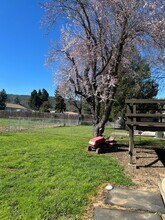 2883 W Griffin Creek Rd in Medford, OR - Building Photo - Building Photo