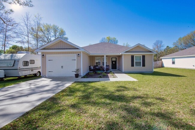 3775 Golden Acres Cir in Crestview, FL - Building Photo - Building Photo