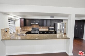 24124 Mentry Dr in Santa Clarita, CA - Building Photo - Building Photo