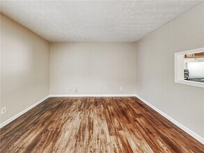 541 Charleston Ln in Lawrenceville, GA - Building Photo - Building Photo