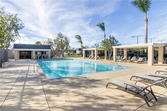 6520 Tampa Ave in Los Angeles, CA - Foto de edificio - Building Photo