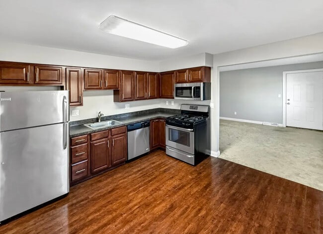 1420 S 14th St in St. Charles, IL - Building Photo - Building Photo