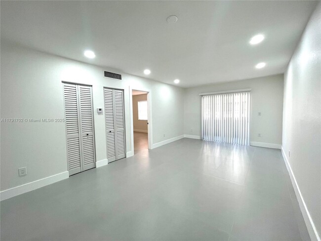 property at 1035 W 77th St