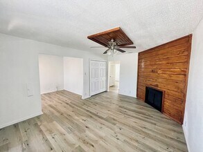 1203 Redwood St in Andrews, TX - Building Photo - Building Photo