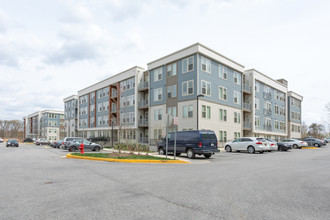 Avalon Arundel Crossing in Linthicum, MD - Building Photo - Building Photo