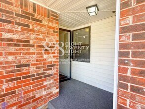1201 Lauren Ln in Midwest City, OK - Foto de edificio - Building Photo